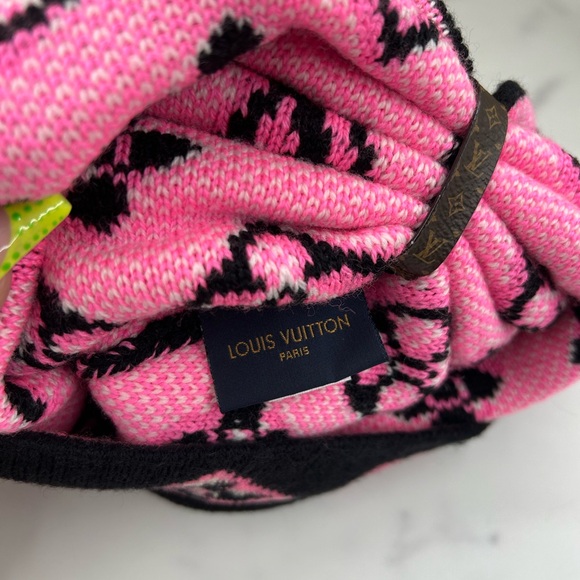 🔥RARE! Louis Vuitton•3D Monogram Wool Beanie - Picture 5 of 6